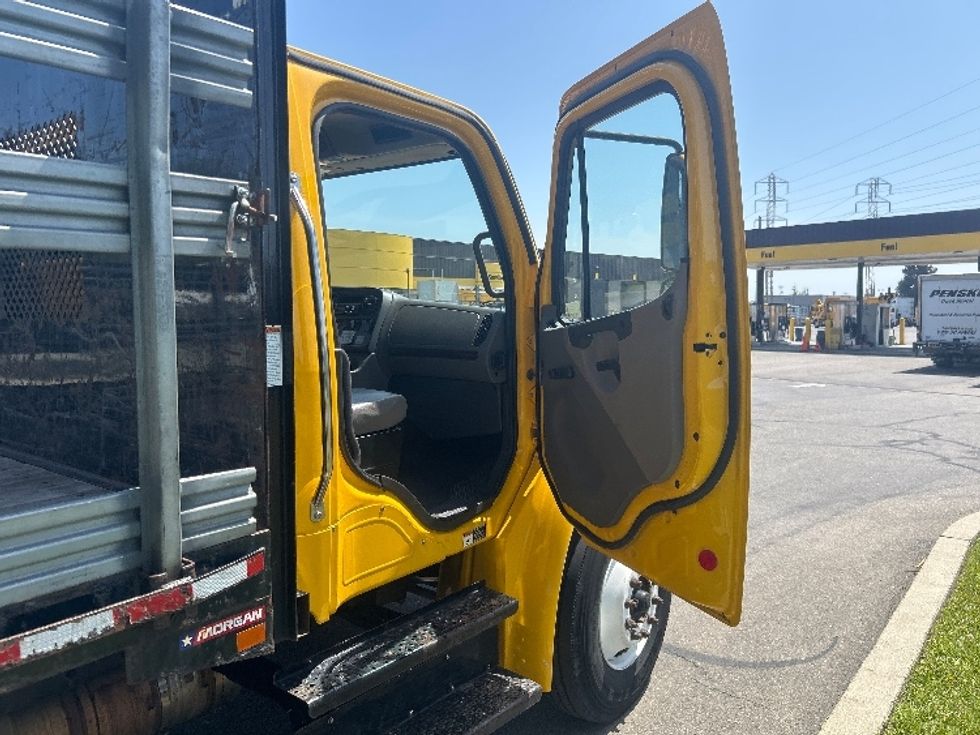 Flatbed Truck-Light and Medium Duty Trucks-Freightliner-2019-M2-West Sacramento-CA-99,471\n\t\tmiles-$ 54,250 - Image 20