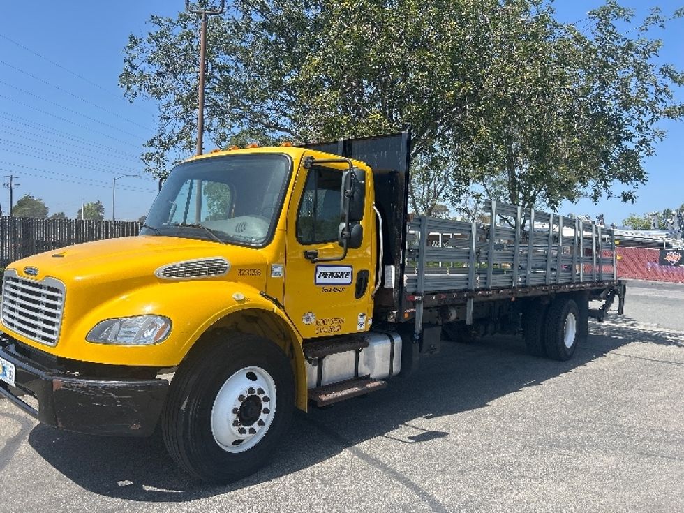 Flatbed Truck-Light and Medium Duty Trucks-Freightliner-2019-M2-West Sacramento-CA-99,471\n\t\tmiles-$ 54,250 - Image 3