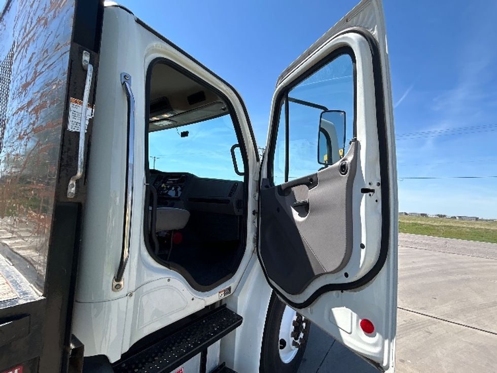 Flatbed Truck-Light and Medium Duty Trucks-Freightliner-2019-M2-Wichita-KS-281,291\n\t\tmiles-$ 24,500 - Image 16