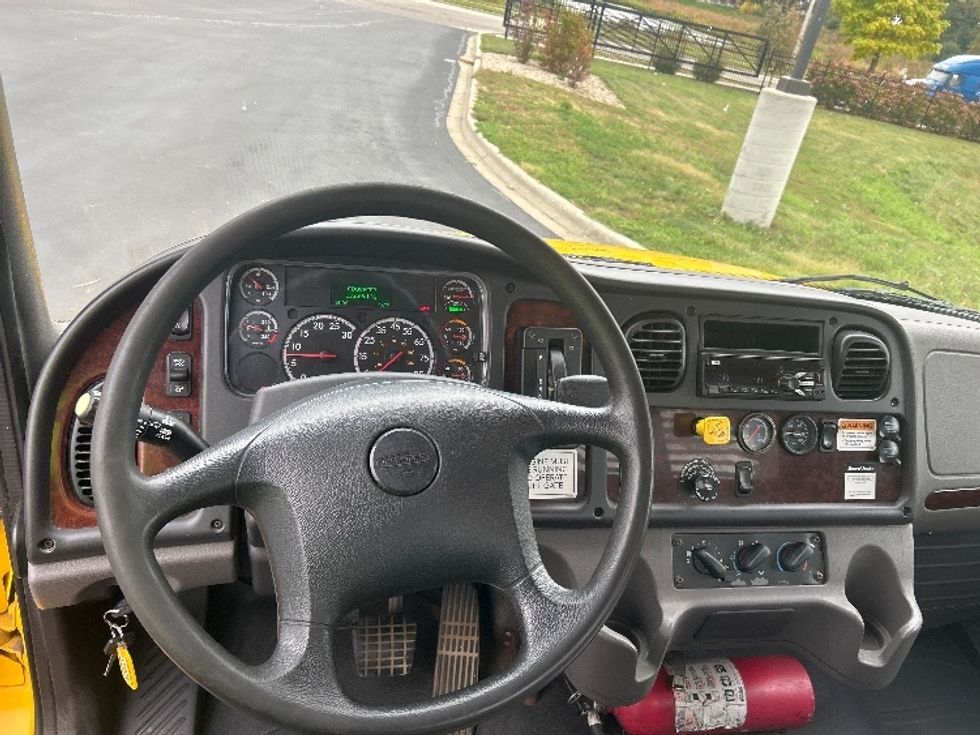 Flatbed Truck-Light and Medium Duty Trucks-Freightliner-2019-M2-Windsor-WI-136,566\n\t\tmiles-$ 48,500 - Image 18