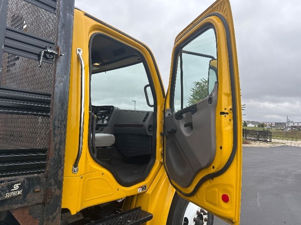 Flatbed Truck-Light and Medium Duty Trucks-Freightliner-2019-M2-Windsor-WI-136,566\n\t\tmiles-$ 48,500 - Image 20
