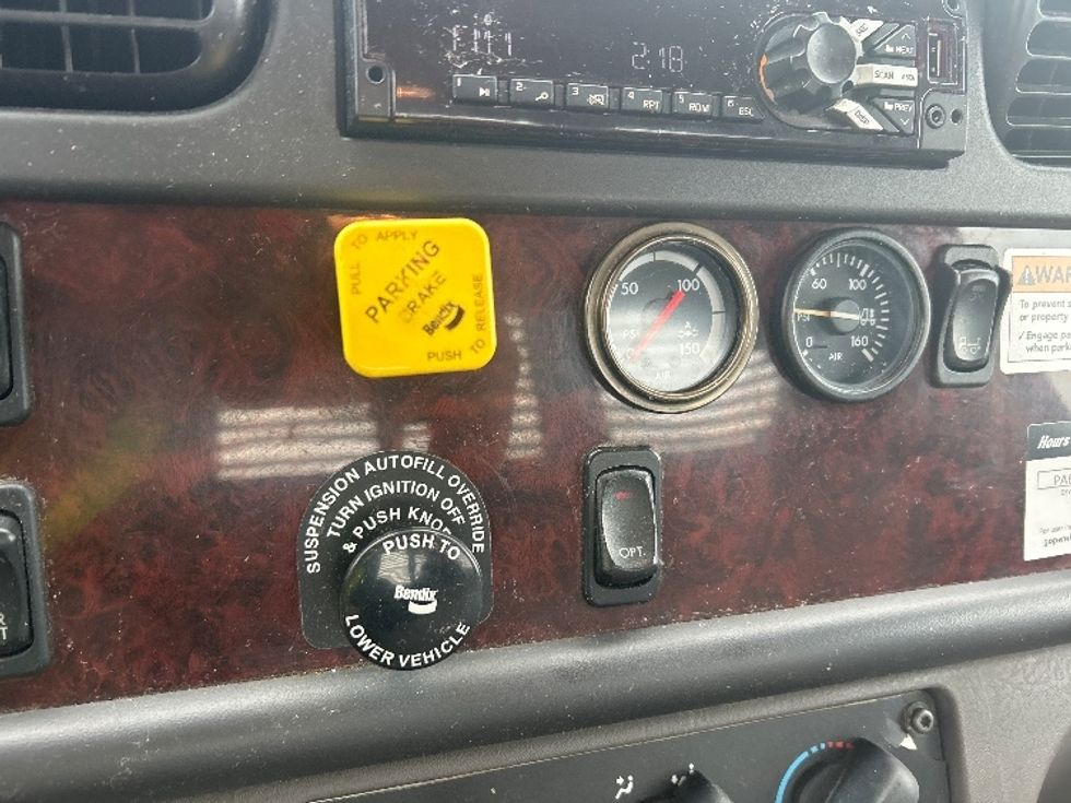 Flatbed Truck-Light and Medium Duty Trucks-Freightliner-2019-M2-Windsor-WI-136,566\n\t\tmiles-$ 48,500 - Image 25