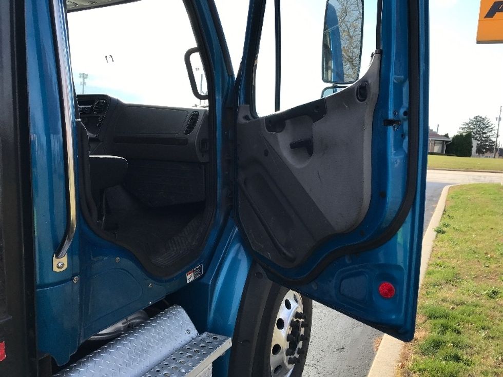 Flatbed Truck-Light and Medium Duty Trucks-Freightliner-2019-M211264S-Allentown-PA-309,328\n\t\tmiles-$ 86,250 - Image 20