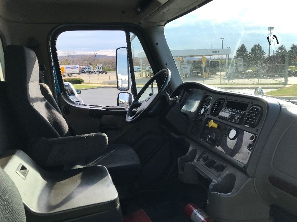 Flatbed Truck-Light and Medium Duty Trucks-Freightliner-2019-M211264S-Allentown-PA-309,328\n\t\tmiles-$ 86,250 - Image 22
