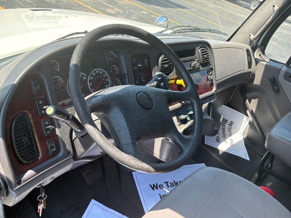Flatbed Truck-Light and Medium Duty Trucks-Freightliner-2019-M211264S-Brooklyn Park-MN-295,469\n\t\tmiles-$ 84,250 - Image 14