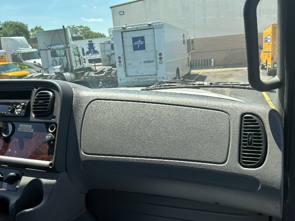 Flatbed Truck-Light and Medium Duty Trucks-Freightliner-2019-M211264S-Brooklyn Park-MN-295,469\n\t\tmiles-$ 84,250 - Image 18