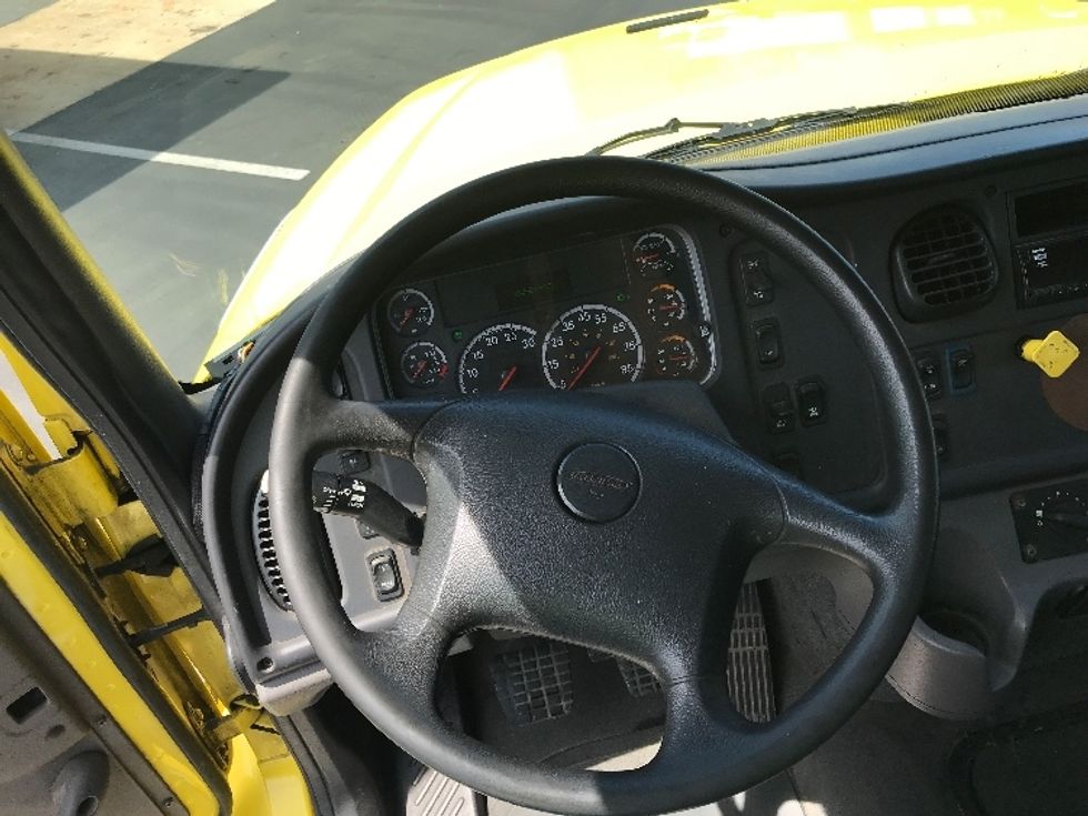 Flatbed Truck-Light and Medium Duty Trucks-Freightliner-2019-M211264S-Elmira-NY-236,603\n\t\tmiles-$ 98,250 - Image 14