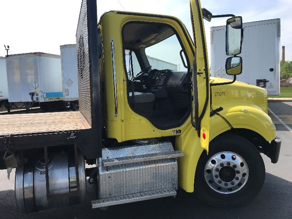 Flatbed Truck-Light and Medium Duty Trucks-Freightliner-2019-M211264S-Elmira-NY-236,603\n\t\tmiles-$ 98,250 - Image 17