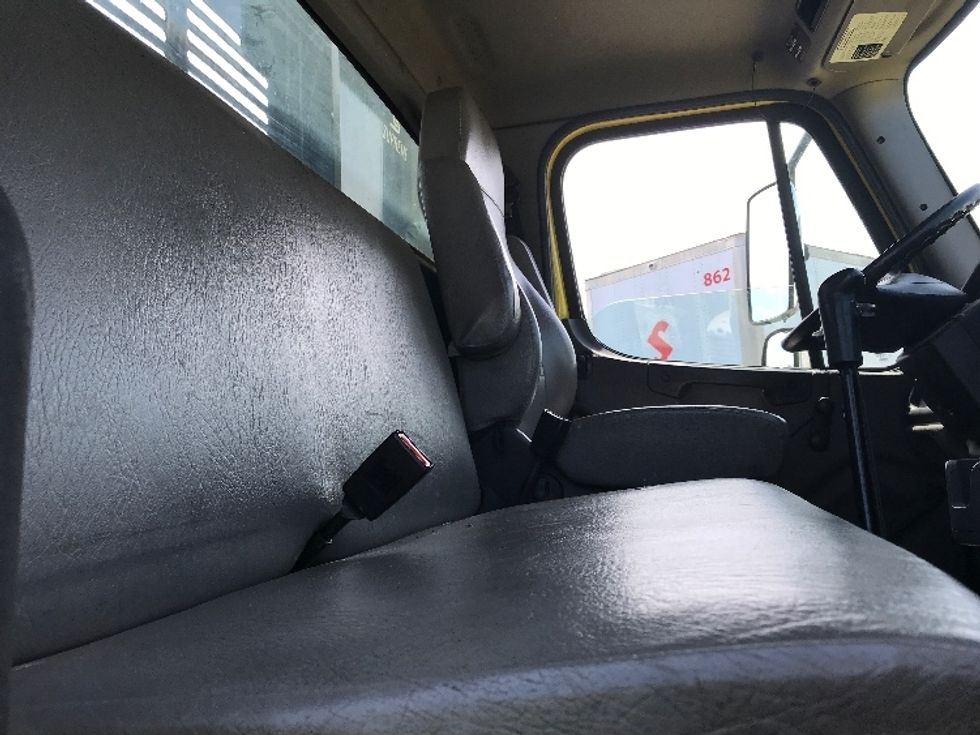 Flatbed Truck-Light and Medium Duty Trucks-Freightliner-2019-M211264S-Elmira-NY-236,603\n\t\tmiles-$ 98,250 - Image 19