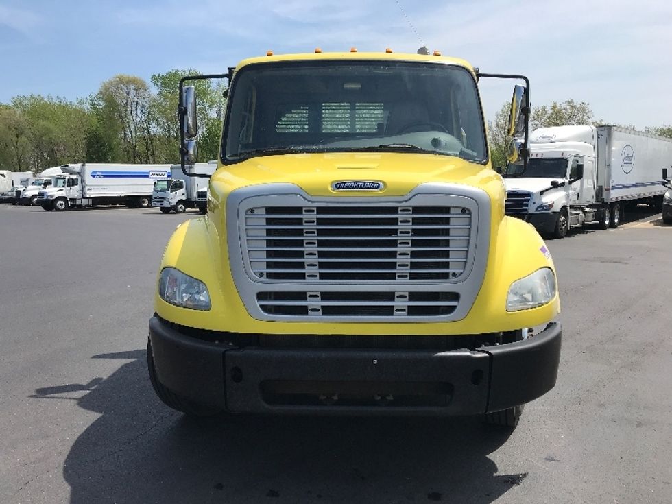 Flatbed Truck-Light and Medium Duty Trucks-Freightliner-2019-M211264S-Elmira-NY-236,603\n\t\tmiles-$ 98,250 - Image 2