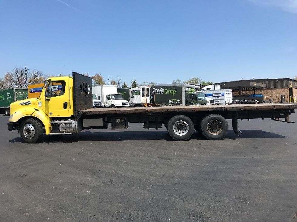 Flatbed Truck-Light and Medium Duty Trucks-Freightliner-2019-M211264S-Elmira-NY-236,603\n\t\tmiles-$ 98,250 - Image 4
