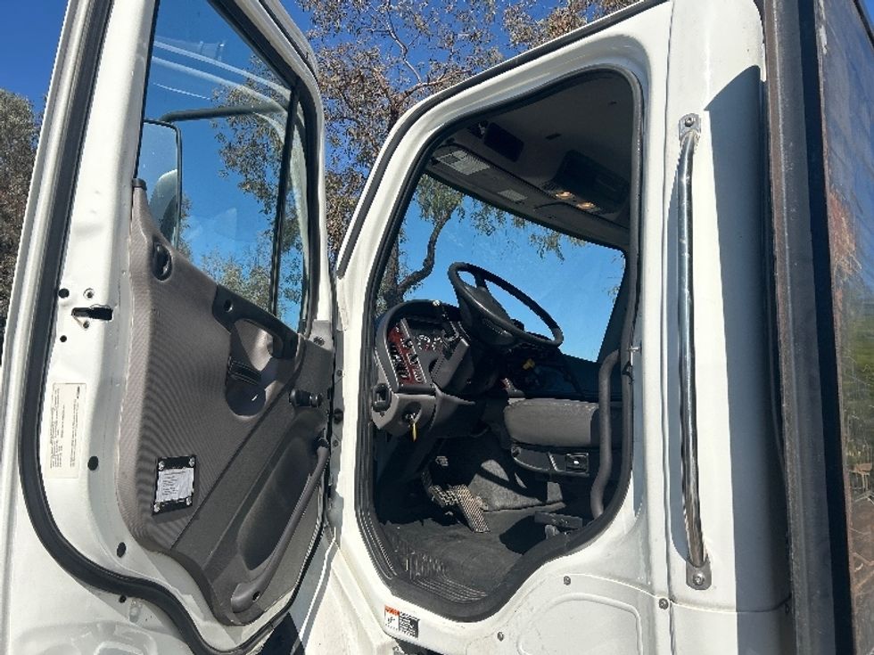 Flatbed Truck-Light and Medium Duty Trucks-Freightliner-2019-M211264S-Fontana-CA-230,493\n\t\tmiles-$ 88,500 - Image 13