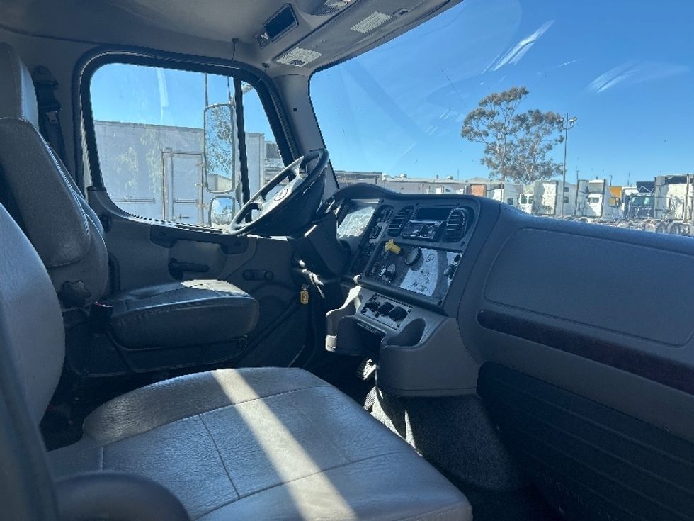 Flatbed Truck-Light and Medium Duty Trucks-Freightliner-2019-M211264S-Fontana-CA-230,493\n\t\tmiles-$ 88,500 - Image 19