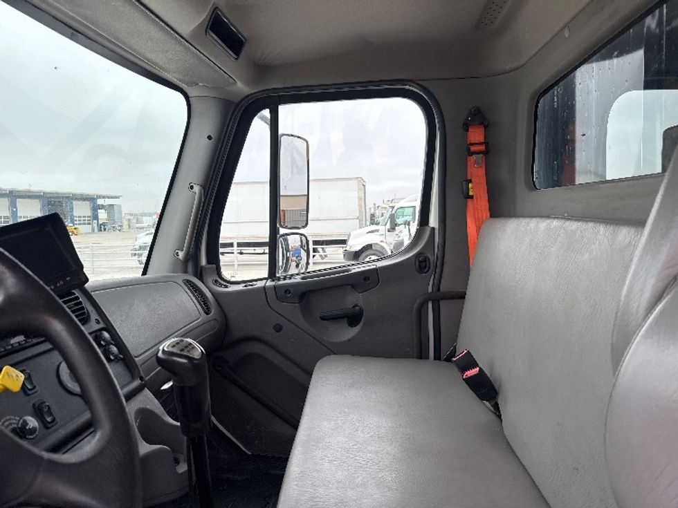 Flatbed Truck-Light and Medium Duty Trucks-Freightliner-2019-M211264S-Greeley-CO-139,024\n\t\tmiles-$ 102,750 - Image 12