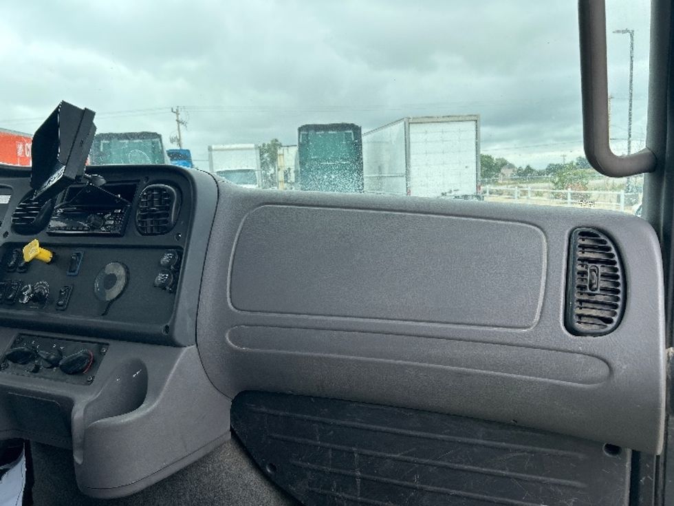 Flatbed Truck-Light and Medium Duty Trucks-Freightliner-2019-M211264S-Greeley-CO-139,024\n\t\tmiles-$ 102,750 - Image 16