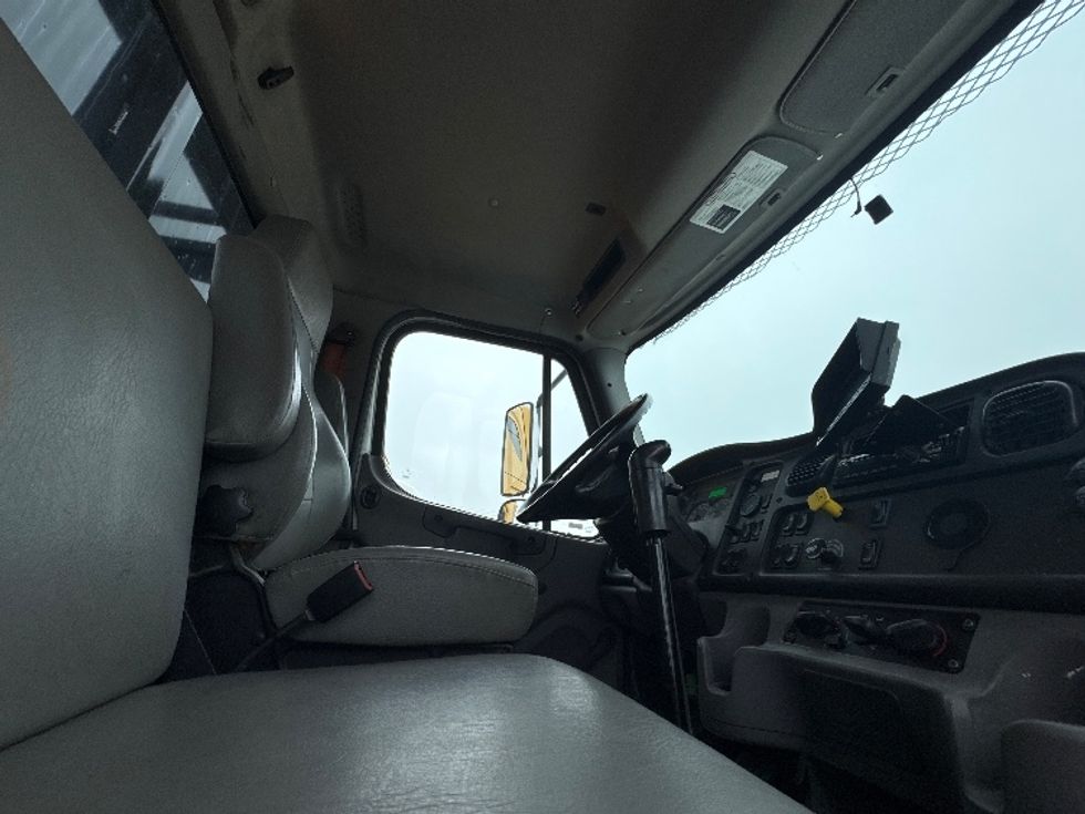 Flatbed Truck-Light and Medium Duty Trucks-Freightliner-2019-M211264S-Greeley-CO-139,024\n\t\tmiles-$ 102,750 - Image 17