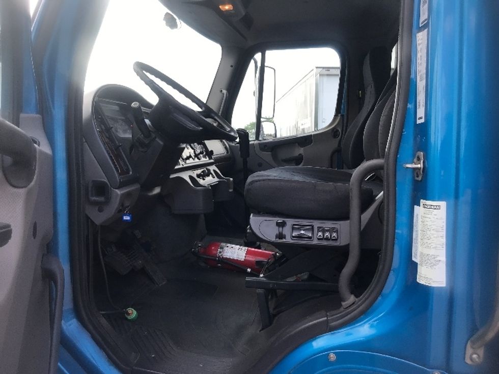 Flatbed Truck-Light and Medium Duty Trucks-Freightliner-2019-M211264S-Harrisburg-PA-321,210\n\t\tmiles-$ 90,750 - Image 12