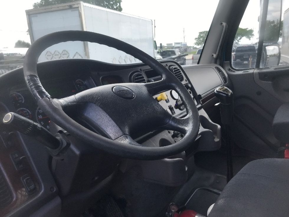 Flatbed Truck-Light and Medium Duty Trucks-Freightliner-2019-M211264S-Harrisburg-PA-321,210\n\t\tmiles-$ 90,750 - Image 13