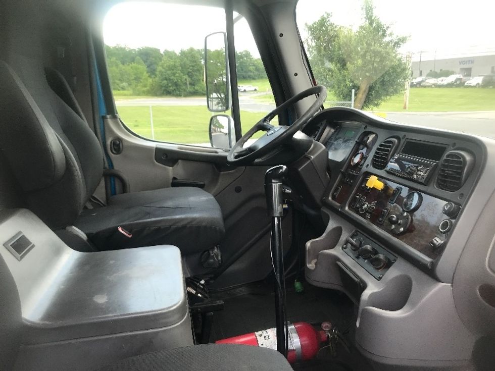 Flatbed Truck-Light and Medium Duty Trucks-Freightliner-2019-M211264S-Harrisburg-PA-321,210\n\t\tmiles-$ 90,750 - Image 18