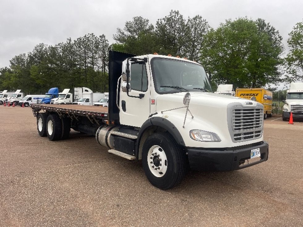 Flatbed Truck-Light and Medium Duty Trucks-Freightliner-2019-M211264S-Jackson-MS-60,005\n\t\tmiles-$ 117,000 - Image 1