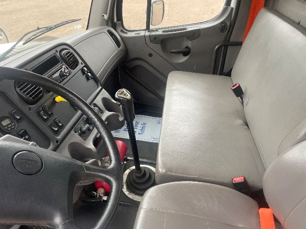 Flatbed Truck-Light and Medium Duty Trucks-Freightliner-2019-M211264S-Jackson-MS-60,005\n\t\tmiles-$ 117,000 - Image 16