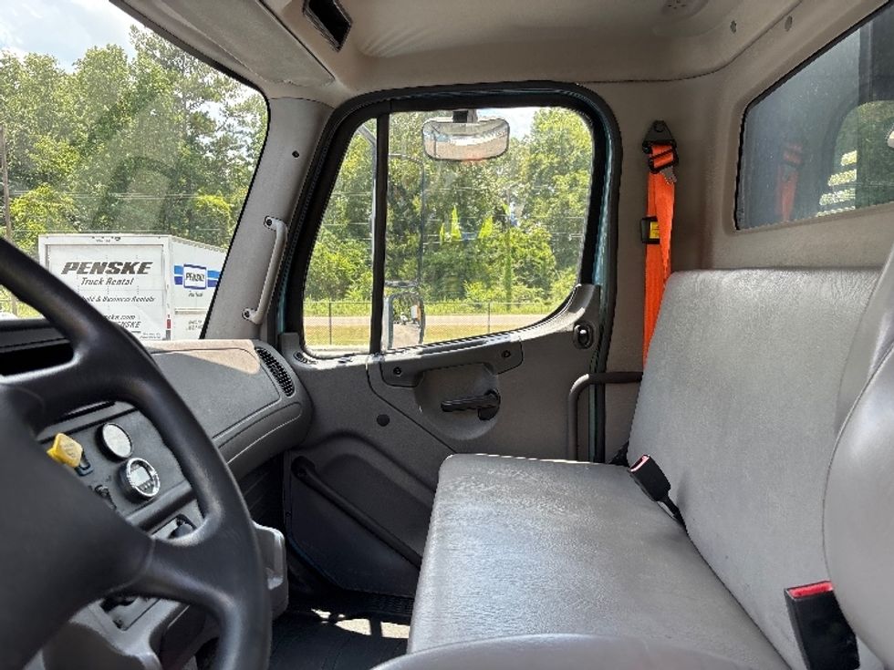 Flatbed Truck-Light and Medium Duty Trucks-Freightliner-2019-M211264S-Ladson-SC-213,323\n\t\tmiles-$ 81,500 - Image 14