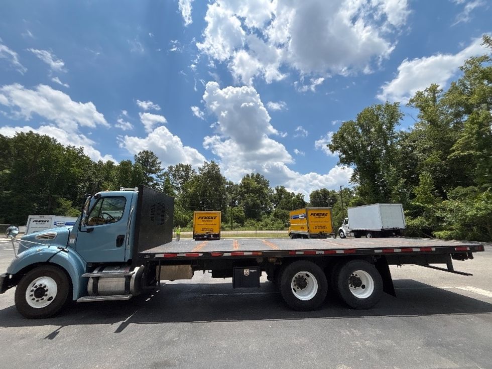 Flatbed Truck-Light and Medium Duty Trucks-Freightliner-2019-M211264S-Ladson-SC-213,323\n\t\tmiles-$ 81,500 - Image 4