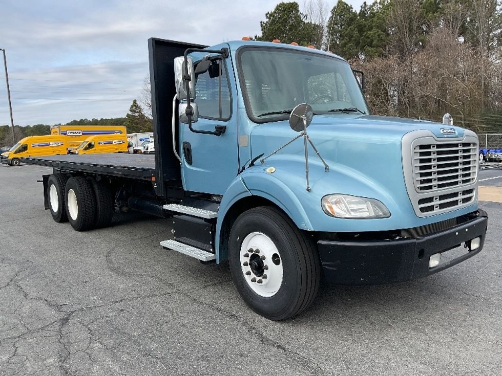 Flatbed Truck-Light and Medium Duty Trucks-Freightliner-2019-M211264S-Little Rock-AR-220,318\n\t\tmiles-$ 86,000 - Image 1