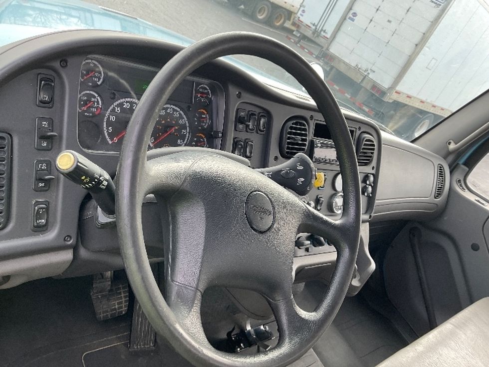 Flatbed Truck-Light and Medium Duty Trucks-Freightliner-2019-M211264S-Little Rock-AR-220,318\n\t\tmiles-$ 86,000 - Image 13