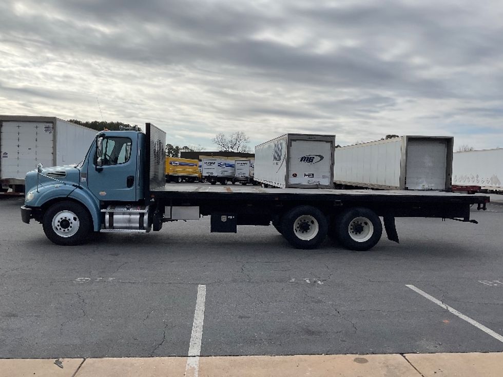 Flatbed Truck-Light and Medium Duty Trucks-Freightliner-2019-M211264S-Little Rock-AR-220,318\n\t\tmiles-$ 86,000 - Image 4