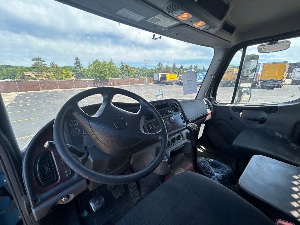 Flatbed Truck-Light and Medium Duty Trucks-Freightliner-2019-M211264S-Middlefield-OH-343,984\n\t\tmiles-$ 76,750 - Image 17