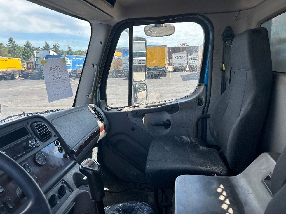 Flatbed Truck-Light and Medium Duty Trucks-Freightliner-2019-M211264S-Middlefield-OH-343,984\n\t\tmiles-$ 76,750 - Image 19
