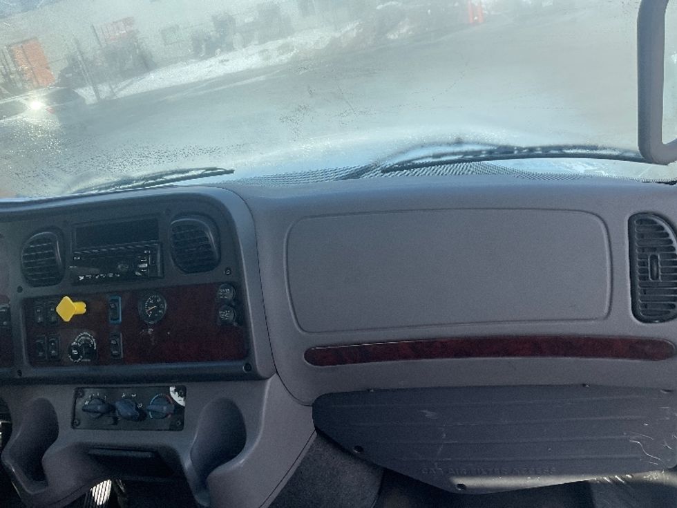 Flatbed Truck-Light and Medium Duty Trucks-Freightliner-2019-M211264S-Milwaukee-WI-410,208\n\t\tmiles-$ 81,500 - Image 17