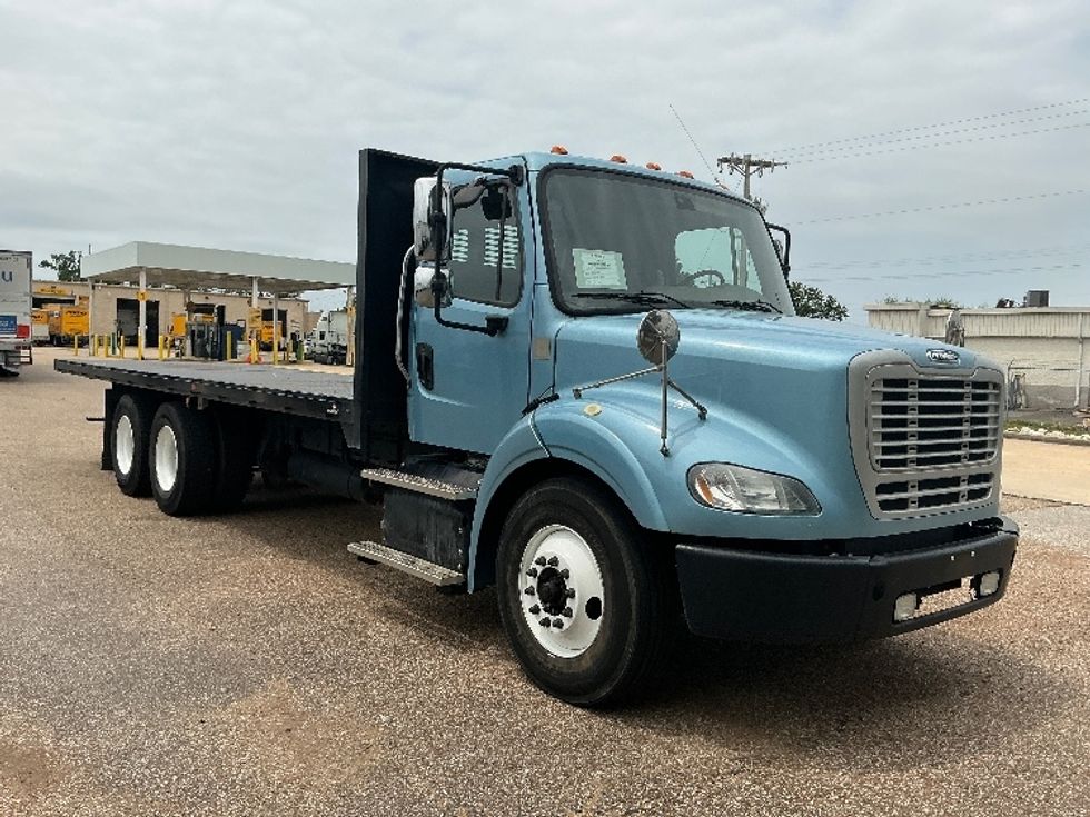 Flatbed Truck-Light and Medium Duty Trucks-Freightliner-2019-M211264S-Olive Branch-MS-144,249\n\t\tmiles-$ 87,250 - Image 1