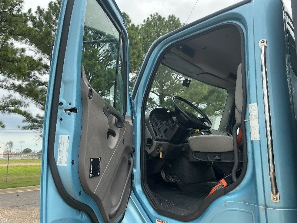Flatbed Truck-Light and Medium Duty Trucks-Freightliner-2019-M211264S-Olive Branch-MS-144,249\n\t\tmiles-$ 87,250 - Image 13