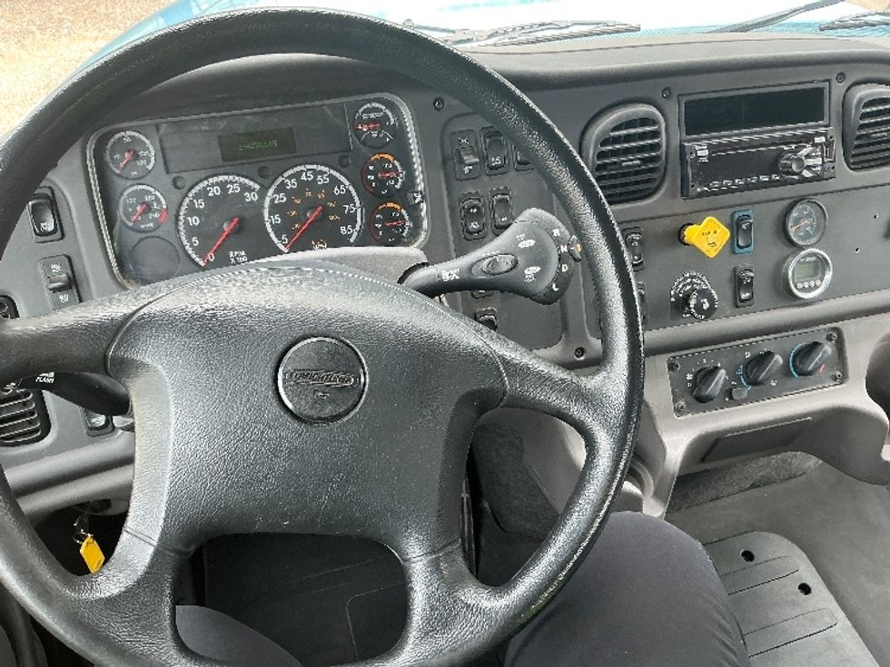 Flatbed Truck-Light and Medium Duty Trucks-Freightliner-2019-M211264S-Olive Branch-MS-144,249\n\t\tmiles-$ 87,250 - Image 15