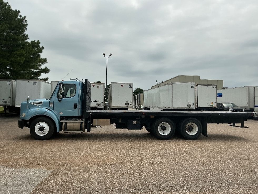 Flatbed Truck-Light and Medium Duty Trucks-Freightliner-2019-M211264S-Olive Branch-MS-144,249\n\t\tmiles-$ 87,250 - Image 4