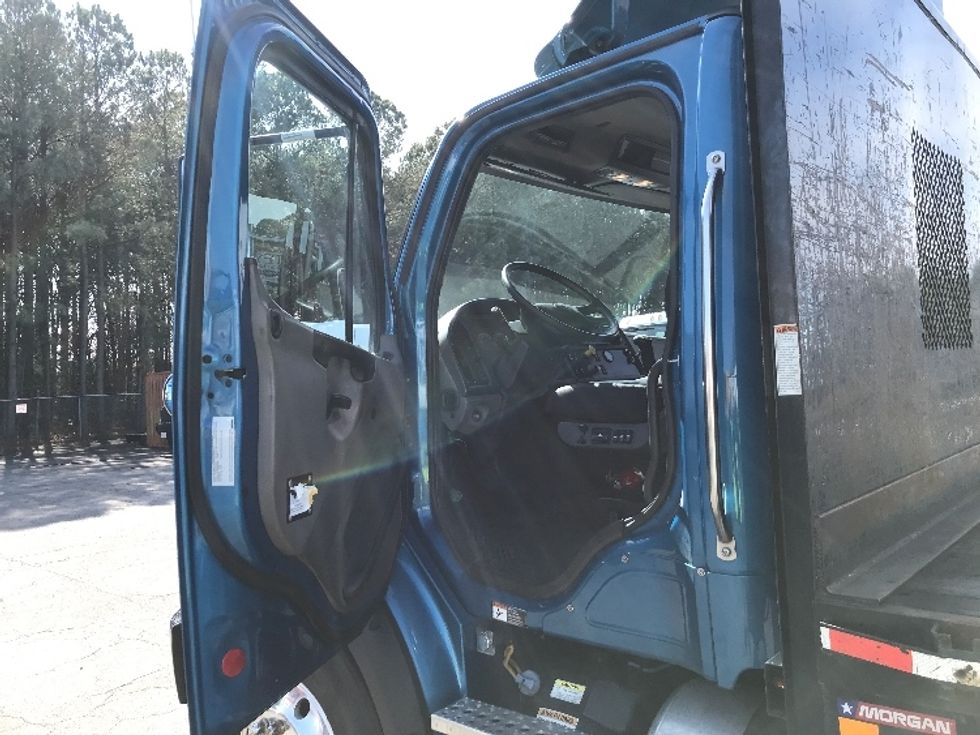 Flatbed Truck-Light and Medium Duty Trucks-Freightliner-2019-M211264S-Prince George-VA-413,294\n\t\tmiles-$ 79,500 - Image 12