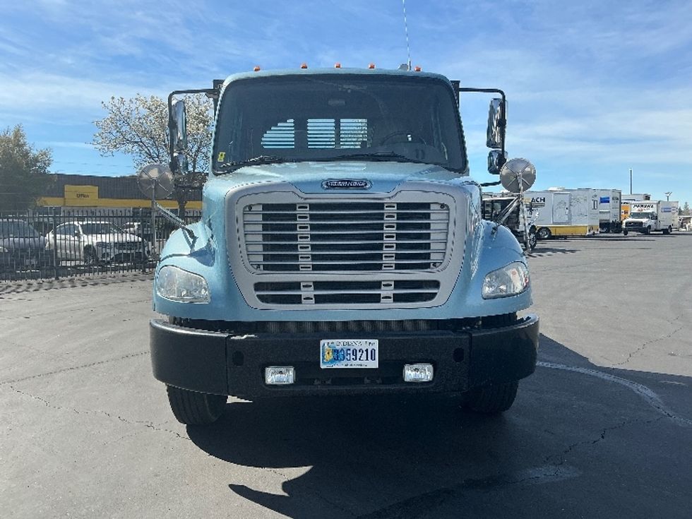Flatbed Truck-Light and Medium Duty Trucks-Freightliner-2019-M211264S-Sacramento-CA-188,689\n\t\tmiles-$ 87,750 - Image 2
