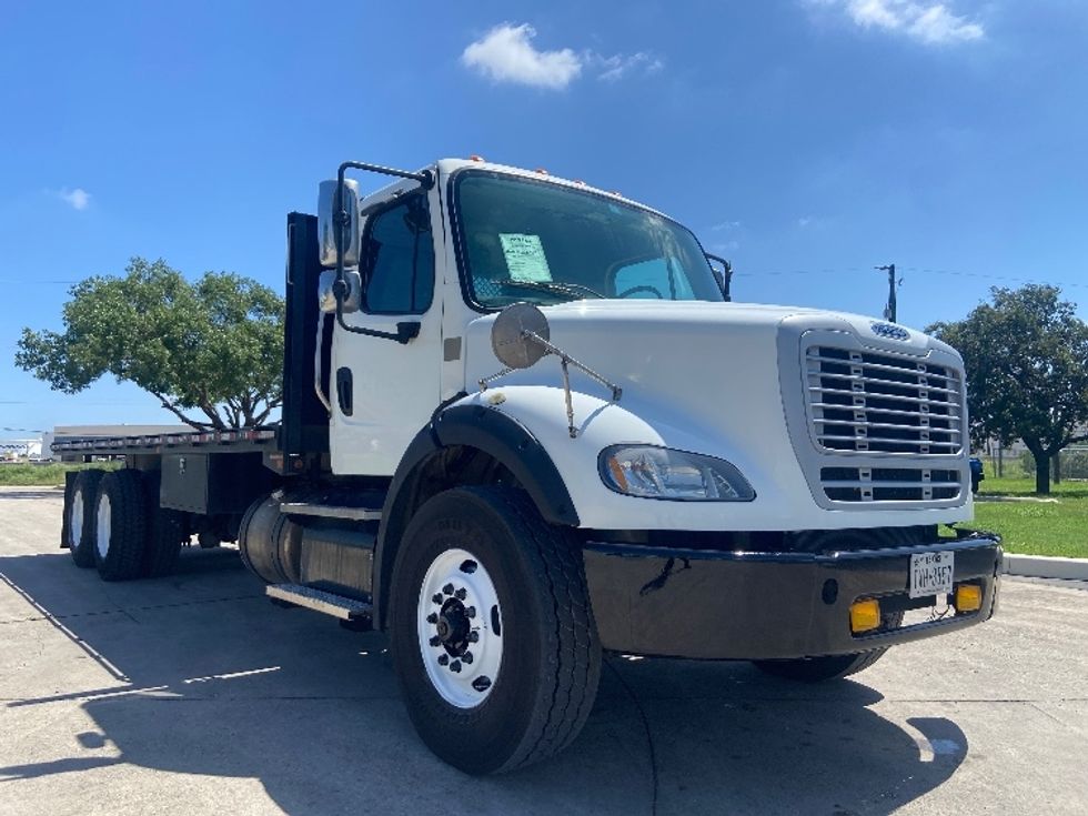 Flatbed Truck-Light and Medium Duty Trucks-Freightliner-2019-M211264S-San Antonio-TX-225,769\n\t\tmiles-$ 98,750 - Image 1