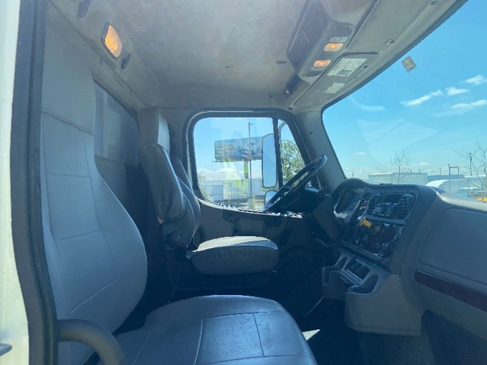 Flatbed Truck-Light and Medium Duty Trucks-Freightliner-2019-M211264S-San Antonio-TX-225,769\n\t\tmiles-$ 98,750 - Image 18