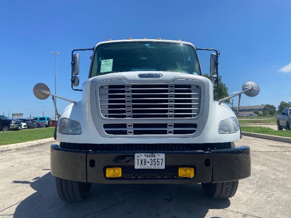 Flatbed Truck-Light and Medium Duty Trucks-Freightliner-2019-M211264S-San Antonio-TX-225,769\n\t\tmiles-$ 98,750 - Image 2