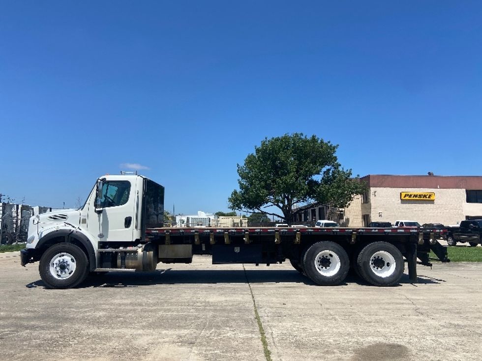 Flatbed Truck-Light and Medium Duty Trucks-Freightliner-2019-M211264S-San Antonio-TX-225,769\n\t\tmiles-$ 98,750 - Image 4