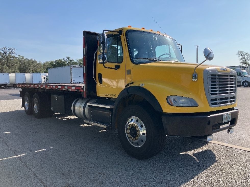 Flatbed Truck-Light and Medium Duty Trucks-Freightliner-2019-M211264S-Tampa-FL-499,226\n\t\tmiles-$ 78,750 - Image 1