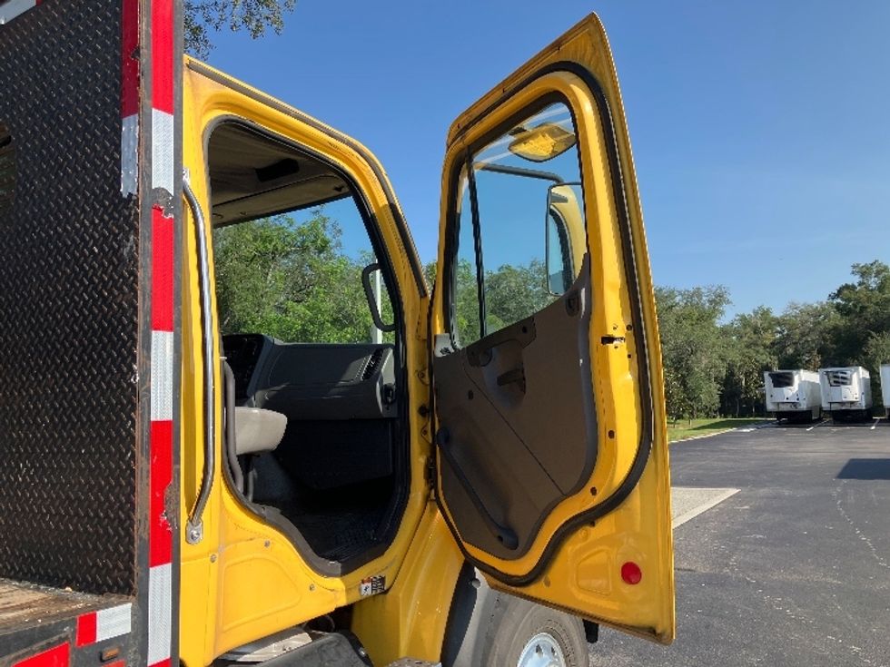 Flatbed Truck-Light and Medium Duty Trucks-Freightliner-2019-M211264S-Tampa-FL-499,226\n\t\tmiles-$ 78,750 - Image 20