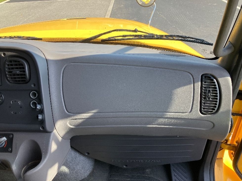 Flatbed Truck-Light and Medium Duty Trucks-Freightliner-2019-M211264S-Tampa-FL-499,226\n\t\tmiles-$ 78,750 - Image 21