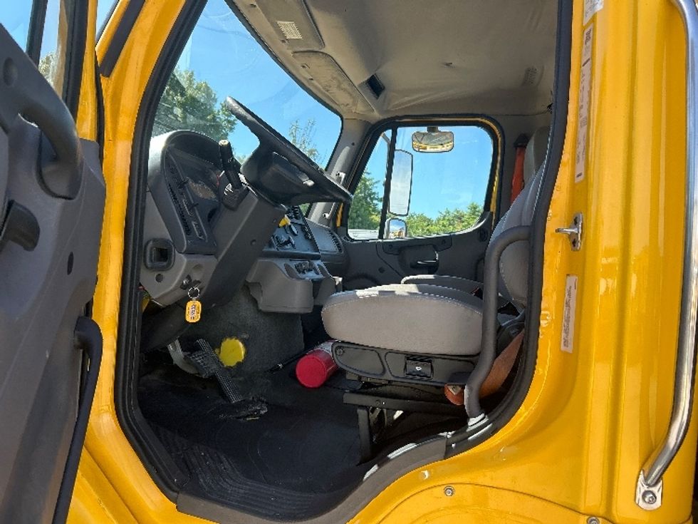 Flatbed Truck-Light and Medium Duty Trucks-Freightliner-2019-M211264S-Tampa-FL-523,483\n\t\tmiles-$ 70,750 - Image 14