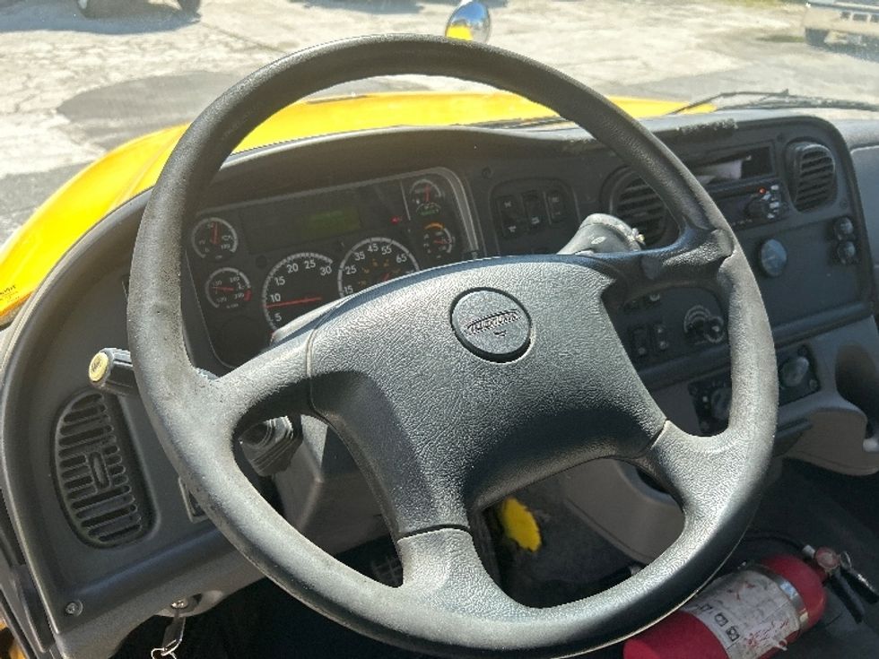 Flatbed Truck-Light and Medium Duty Trucks-Freightliner-2019-M211264S-Tampa-FL-523,483\n\t\tmiles-$ 70,750 - Image 15
