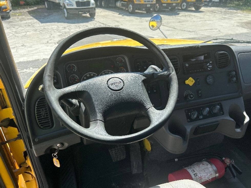 Flatbed Truck-Light and Medium Duty Trucks-Freightliner-2019-M211264S-Tampa-FL-523,483\n\t\tmiles-$ 70,750 - Image 16