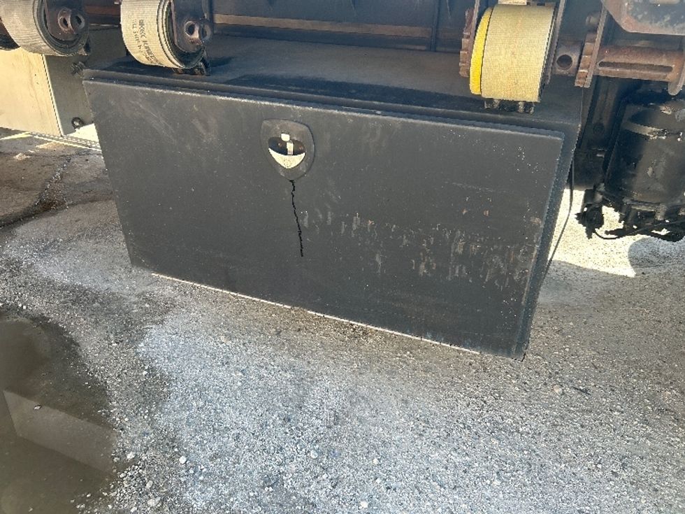 Flatbed Truck-Light and Medium Duty Trucks-Freightliner-2019-M211264S-Tampa-FL-523,483\n\t\tmiles-$ 70,750 - Image 23